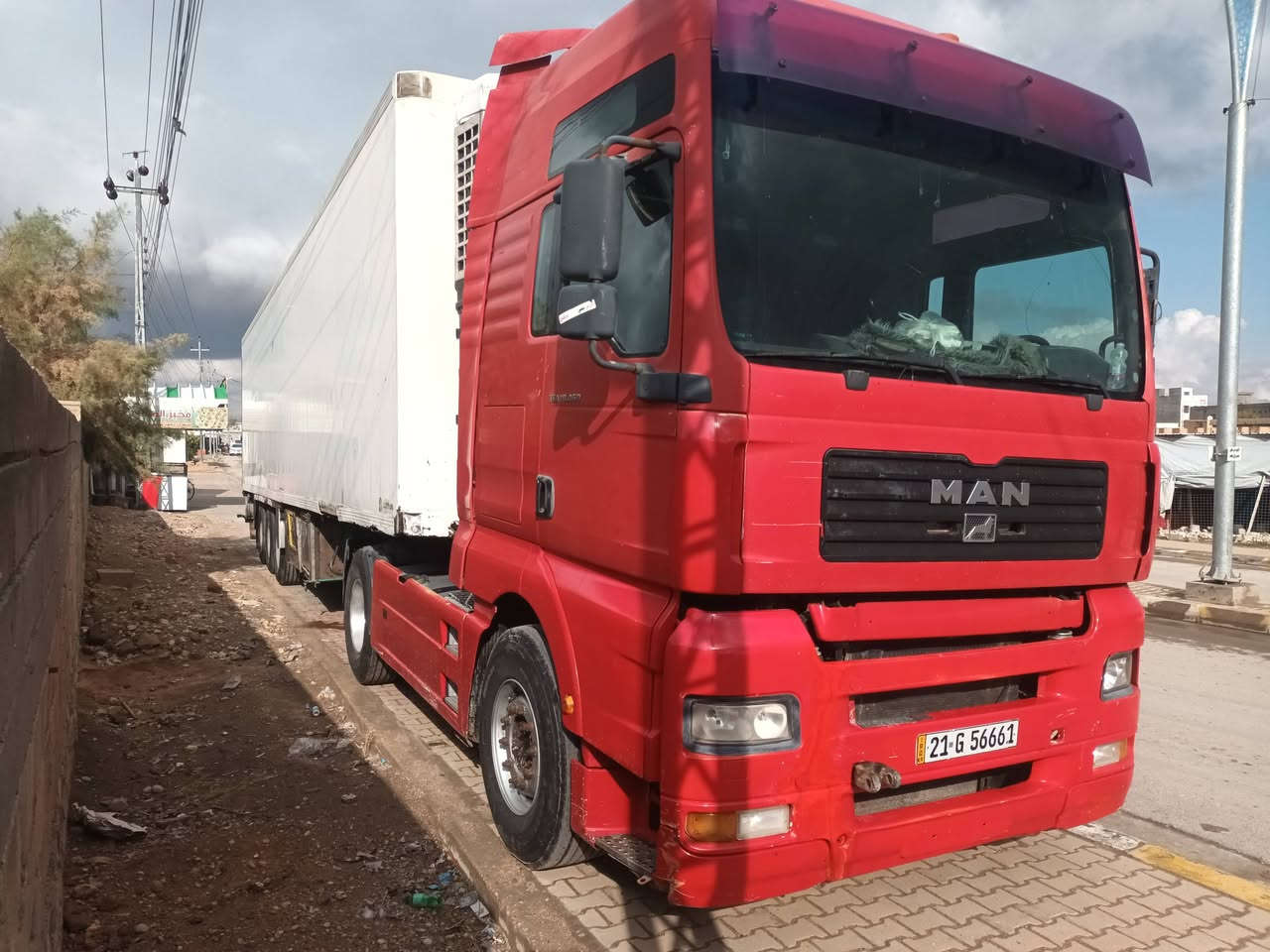 مان تيكه للبيع مديل ٢٠٠٤بم ونوزل السياره جاهزه فضل من الله رقم سلمانيه الرقم الجديدتخم تايرشرط التحويل مسجله صهريج السعر١٢٠وبيه حجم المحرك ٤٦٠الرقم الهاتف ***********
