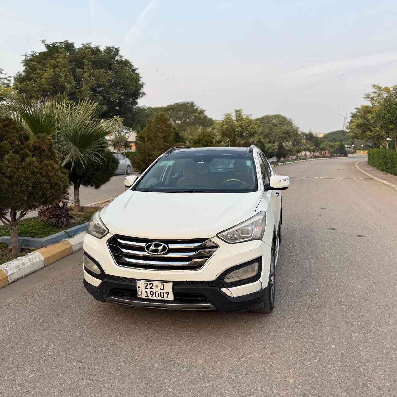 سلام عليكم سنتافي موديل 13خليجي داخل اصفر مكفول كفاله عامه فقط شبر صبغ اموضحه بالسونار ماشيه 220 كيلو
حجم المحرك اربعه سلندر مفتوح كازكيت شرط تبخير والصوت 
رقم اربيل سنويه هزه جديد باسمي 
فول مواصفات بانورما مري شفط كامره خلفي حساسات 
سبعه راكب 
ثلاث قطع تبريد 
خمسه ويل كب 
تخم تايرات صدر امامي خلفي جديد 
گير امبدل دهن وفلتر قبل شهر
مكاني ديالى السعر 149 
***********
