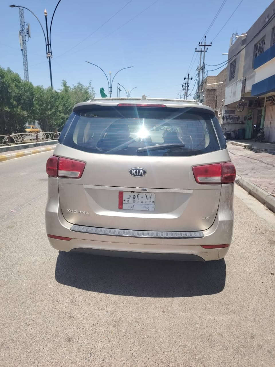 السلام عليكم كيا سيدونا ٢٠١٥  حادثها جاملغ اوبنيد 
سيارة عوزها ترتيبات قليلة ١٤٠ بيها مجال قليل 
 ***********
***********
