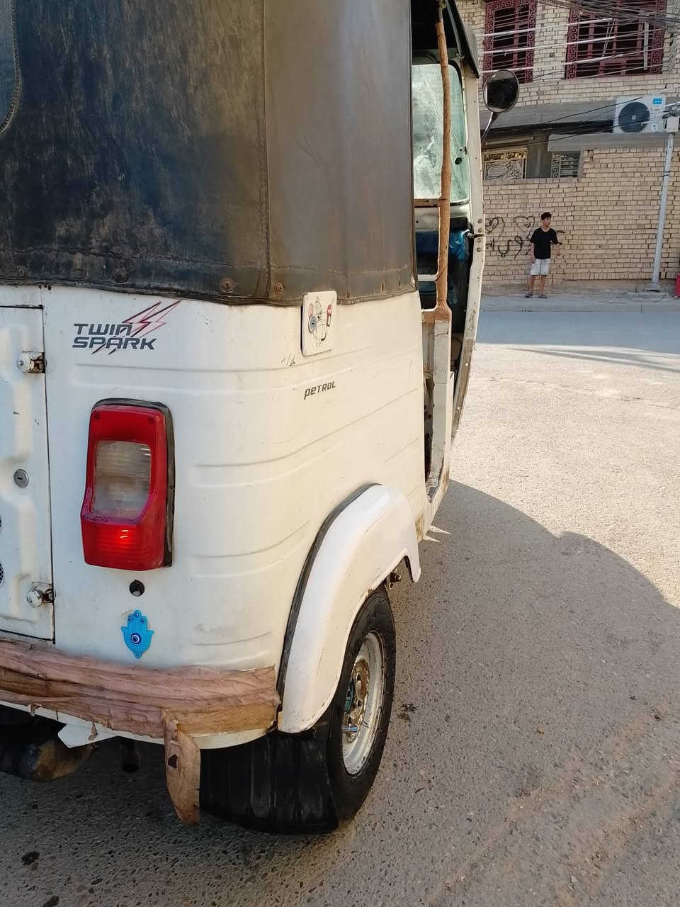 سلام عليكم تكتك لبيع موديل 20رقم وسنويه كليزي تكتك مكفوله من عده الكصه مرشوشه  والباقي كفاله وهذه رقمي ***********
