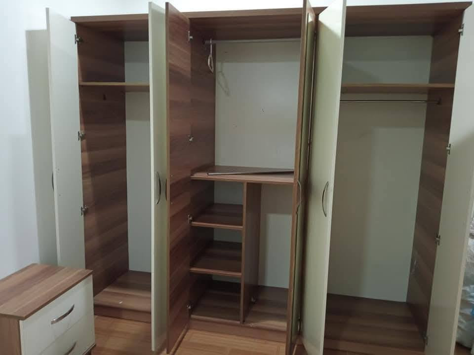 🛏️ ژووری نوست  بۆ فرۆشتن
 کانتۆری ٦ تاک ، مێزی ماکیاژ و ٢ کۆمۆدی.
​کوالێتی: زۆر توندوتۆڵ و پاکە، پشتی کانتۆرەکە بە تەختەی سەقفی پتەو دروستکراوە.
​ وەک نوێ وایە و هیچ عەیبێکی نییە.
​💰 بۆ نرخی نامە بنێرن
📍 شوێن: عەربەت
ــــــــــــــــــــــــــــــــــــــــــــــــــــــــــــــــــــ
تۆش چیت هەیە بۆ  فرۆشتن لە نامە بۆ بنێرە لێرە بۆت دەفرۆشم


**إذا كنت صاحب هذا الإعلان وتريد حذفه لأي سبب، رجاءا أرسل رسالة إلى الدعم الفني**