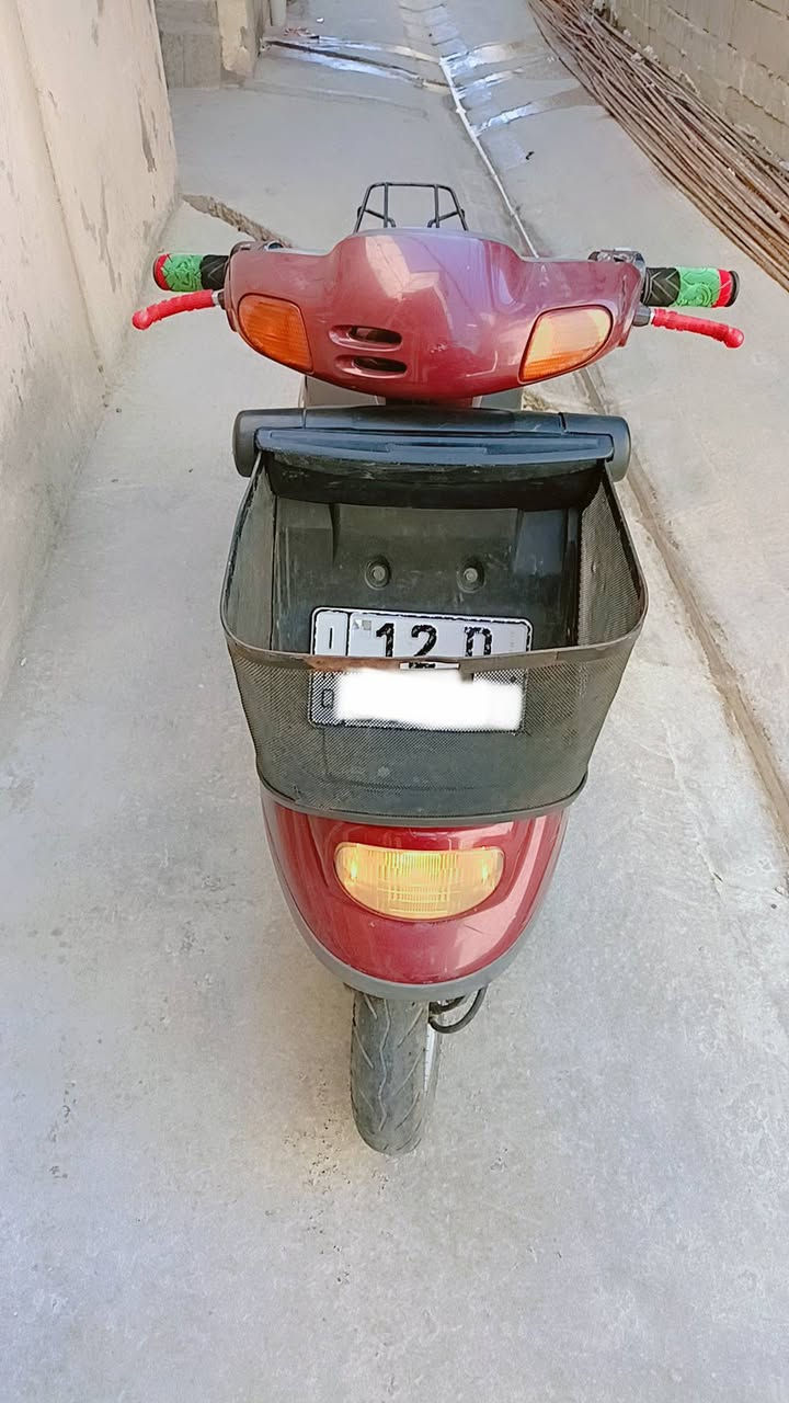 السلام عليكم شباب عندي هذا الماطور 🛵
((مرقم وكامل شرط التحويل🪪 ))
 وضع شركه 
درع الاصلي ماله ما تصرف عليه ولا ربع 
وايرمنيه شغاله شرط سلف اشاير القفل اكسن قفل ستيرن يعني ماطور جديد 
شراي اتصل على الرقم ***********
