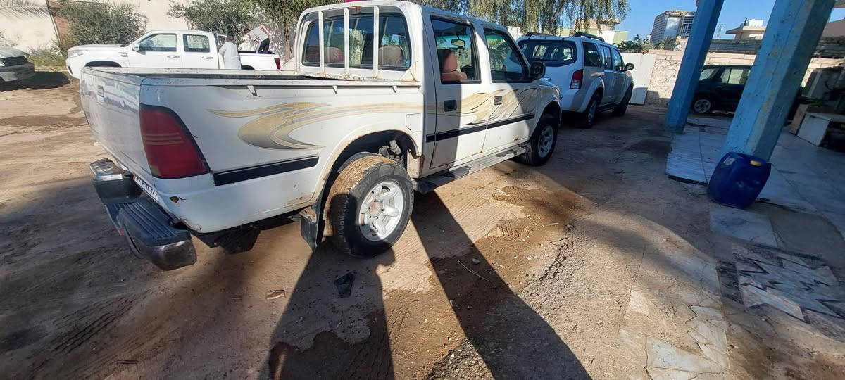 كنوا2012بصره  سنويه2030 مكفوله عدى شويه خياس بالباب شرط مكينه وكير وحداديه وتخم تاير وتبريدوتحويل باسمي سعرها65وبيها مجال ديوانيه 
*********** 
***********
