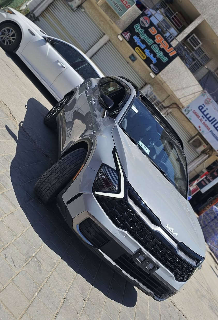 2024XLien KiaSportage
فول مواصفات بانوراما حادث فقط تبديل چاملغ عكس السايق 
وبدون أيرباك ماشية ٢٣حقيقي 
المواصفات:
1️⃣بصمه أبواب وتشغيل
2️⃣تشغيل عن بعد
3️⃣كشنات جلد 
4️⃣تدفئه كشنات + كشن السايق كهرباء
5️⃣لد أمامي خلفي
6️⃣فول تحكم ستيرن
7️⃣رادار أمامي خلفي
8️⃣محرك 2.5
9️⃣قياده ذاتية 
🔟توقف ذاتي
⏺️أوتو هولد
وبعد بيها كومةمواصفات حلوة 
بدون رقم تترقم كل المحافظات عدا كردستان ..السعر 212$$
معروضة للبيع في مكتب شركة الجود للمزادات الامريكية لأستيراد ألسيارات وقطع ألغيار بغداد حي القاهرة شارع الضباط مقابل حسينية آل الرسول تلفون أو واتساب ***********
