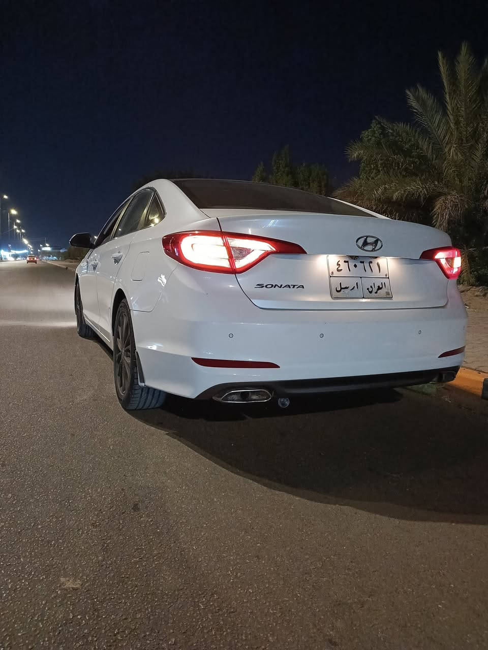 السلام عليكم
سوناتا موديل 2016 خليجي 

3 قطع تبديل باب الخلفي 
الايمن وباب الصدر 
وجاملغ الخلفي تبديل 
بدون صندوك ولا حوض الاسبير 

بيها ظربة جاملغ خلفي ومبدل 

تبريد قطعتين 

محرك 2400 دوش 

سياره جاهزه من كلشي

*********** مكان نجف

