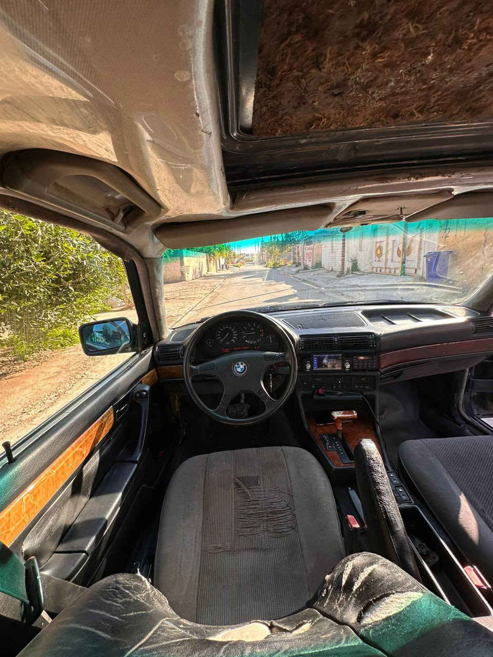 ‏BMW 735i ✈️
رقم ديالى شبه مميز سنوية 2027 
بلادية بدون صبغ 
لايت زينون عالي ثلجي ناصي شمسي 
كهربائيات على البلاد بدون زلغ بدون اي چتلل 
صدر امامي خلفي جديد تخم تاير جديد منظومة مي جديد منظومة بانزين داينمو تخم بلكات تخم نوزلات كلة جديد 
داخل نظافة 90‎%‎ 
كلشي بيهة شغال 
   
*********** بعقوبة, ديالى
