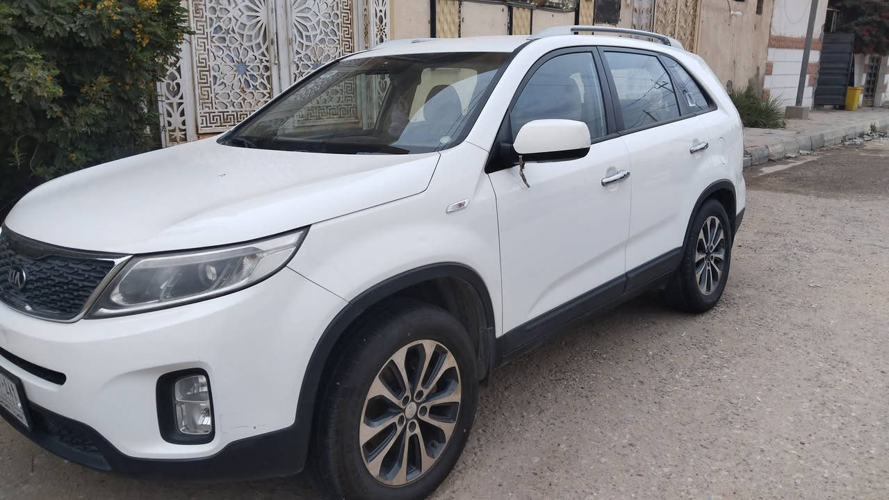 سورنتو 2104 شكل 15 محرك 4 سلندرسبعة راكب خليجي سنويه 2027 السعر 173العنوان ناصريه حي العسكري قرب جامع سيد زويد ***********
