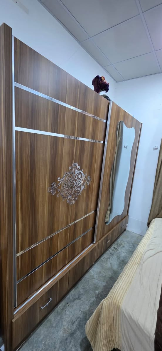 غرفه نوم مستعمل للبيع نضيفه جدا السعر 400 وبيه مجال للطيبين الرقم ***********
