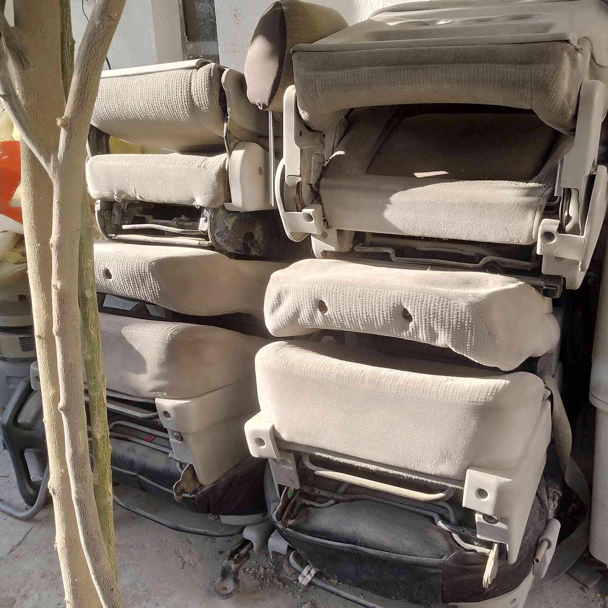 كراسي تراجيت سياره ٧راكب كامله مع التجوه بدلت سياحي وهاي مال سيارتي نضيفات نهايتهم ١٠٠الف الاتصال ***********
