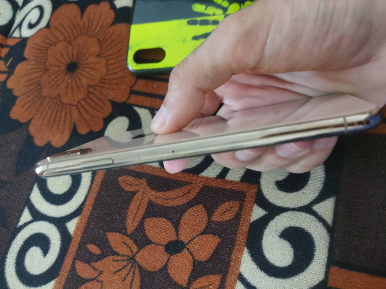 من بعد السلام 

ايفون اكس ماكس 
ذاكره 64
بطاريه 75 
لون ذهبي 
نظافه 99%
تك خط 
كله شغال 
-سماعات
-كامرات
-بلادي شرط ممبدل بي شي 

السعر 200


**إذا كنت صاحب هذا الإعلان وتريد حذفه لأي سبب، رجاءا أرسل رسالة إلى الدعم الفني**