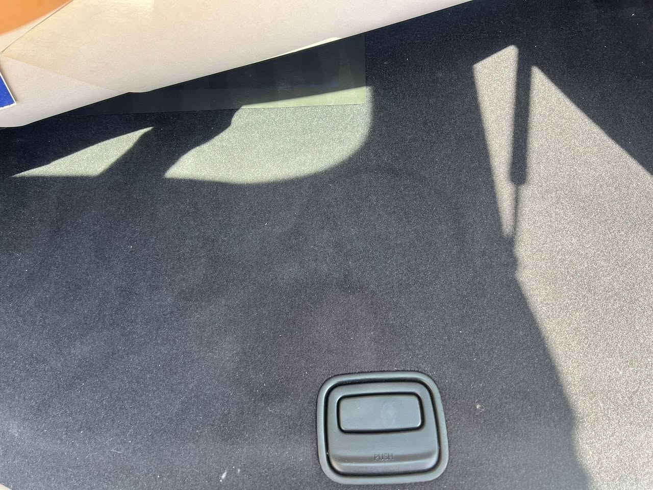 جيب 18 هارلم لمتد ماشيه 80 كم السيارة مكفوله من الشخط والرصعهً حتى دعامياتهة مكفوله مكاني بغداد سعرهة 27700$ وبيهة مجال ***********
