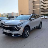 كيا سبورتج موديل 2023 حادث ربع الجاملغ الايمن ومصبوغ  بس مو كله فقط بد...