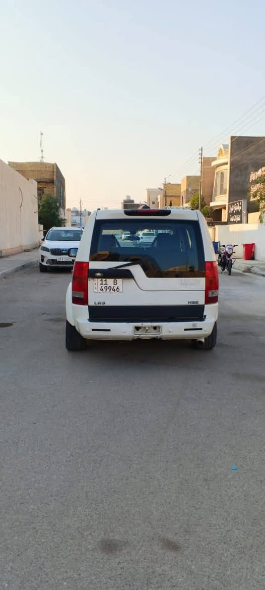 سياره لاند روفر فئة LR3 مديل 2007 وارد امريكي سياره مكفوله من الضربه القويه والكلبه والكص والعيب الشرعي مكينه وكير مكفولات 
سياره فول مواصفات 1/1
مكينه 3000ففتي
7راكب
كشنات جلد
كشنات كهربائي 
ويل كب
3فتحات بلقماره
لايت زنون 
حداديه 90%
3قطع تبريد
سياره جاهزه اي مابيه رقم بغداد انكليزي سنويه باسمي ل29 مشروع وطني سعره 95 مكانه ذي قار المركز 
***********
