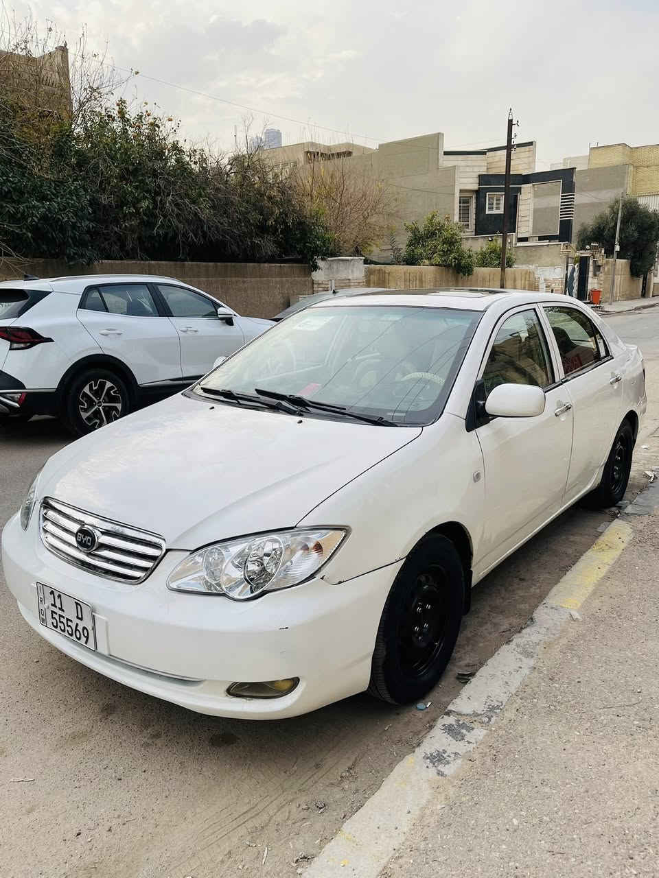 السلام عليكم 
ببوادي F3
موديل 2012
بسمي تحويل ثاني يوم 
سياره بيها مكانت صبغ 
العنوان بغداد الكاظميه 
السعر 65وبيها مجال بسيط 
غير متواجد ع الفيس 
رقم الهاتف ***********
