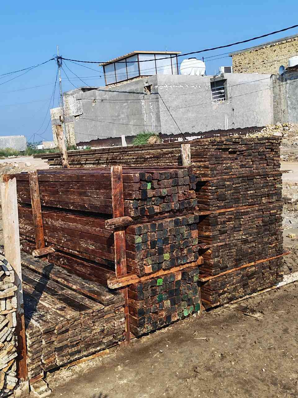 قالب روسي للبيع  يدك 300 متر العدد 14 او 15 مكعب  تقريبا  مكان حله استفسار ***********
