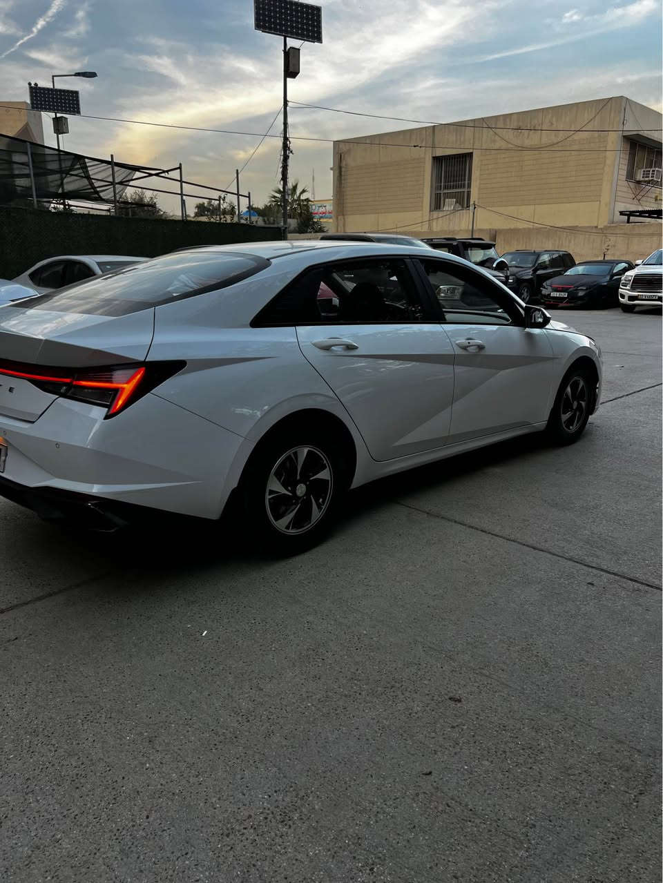 سلام عليكم هونداي خليجيه 2021
فول موصفات عده فتحه تدفئه بل كشنات تدفه بل ستيرن رادار امامي حساسات خلفيه فول تحكم ستيرن
لد امامي خلفي كل نقص مابيه تخم تاير جديد بطاريه جديده ماشيه 89 كيلو رقم بغداد بسمي هزه جديده 
بيه صبغ بل هلال جاملغ الخلفي بدون ظربه فقط شخط ونصبغ مكان بغداد الصالحيه كرادة مريم
السعر 133 وبيه مجال كلش بسيط كير AT
 وعندي سونار مال مندلاوي نضام ترحيب عنده القتراب تشغيل عن بعد بصمة صندوق وبصمة بيبان 
*********** بغداد, العراق
