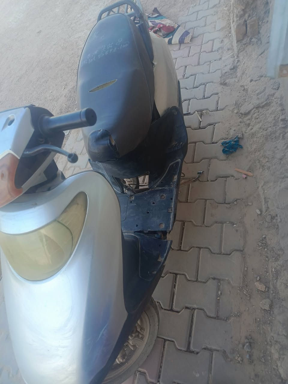 سبيسي ماليزي للبيع دراجه كايمه وبيها نواقص السعر150وبيه مجال تواصل خاص او عالرقم***********
