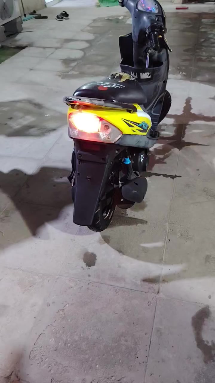 سلام عليكم اخوان دراجه ماكس عدله البيع مديل 2007 اشاير شغالات صطاب ورا وگدام يشغلن مكينه بلاديه ما مفتوحه بوشه بلاديه49 ستوني شدلها تخم تايرات جدد كفراتة تجاريه فقط كفاله عن سريقه عنوان بصره ابو الخصيب حمدان سعرها مليون 125 وبيها مجال هاذ رقمي وتصل على واتساب ***********
