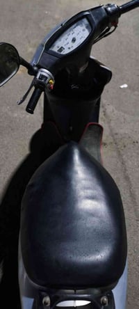 دراجة للبيع عصفوريه مكينه خرسه من النعومه كهربائيات كلها شغاله عده سلف...