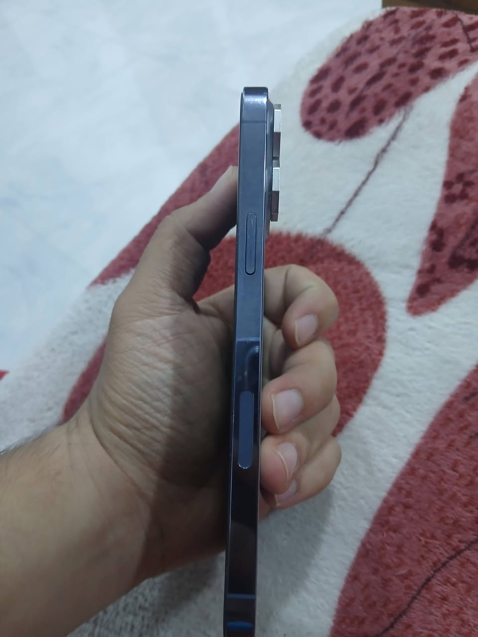 ايفون 13برو ماكس جهاز نظيف ومامبدل بي اي شي بطاريه ٨٤ بلادي لا مرفوعه ولا مبدله
مكاني الحسينيه الراشديه
للتواصل ***********
