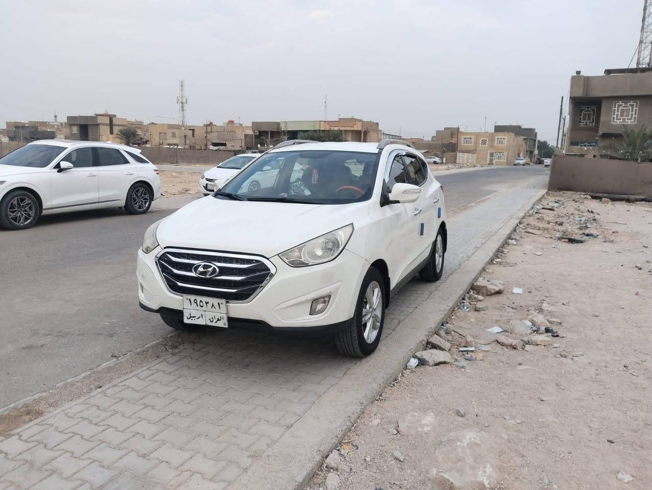 سلام عليكم توكسان مديل ١١اربيل السياره كلش حلوه ونظيفه بيه شوي باردات جاملغ مبدل بنيد مرخه السياره بسم كردي يريد  تحويل  الكردي انت تاخضه تريد بسمك تريد تحوله بسم شركه ضلت يمك جنه متوقعين يسوي وكاله النا ورقه ونص هسه طلب علينه ١٢ورقه بعد انت وترتيبك تنطي ١٢تنطي ورقه بالعافيه عليك وكاله ابسمنه بيه السياره ماعايزه شي مكلف بنشر صاحب السياره هذارقمه  *********** السعر ١٠٥وبيه مجال قليل مكان نجف حي ميسان
