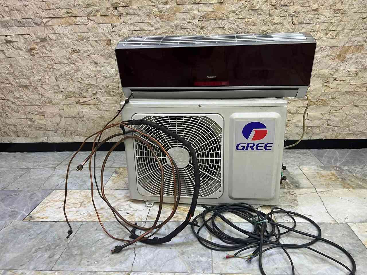 السلام عليكم عندي سبلت كري طن موديل 2018 البيع سعر 225  بغداد رقم موبايل ***********

