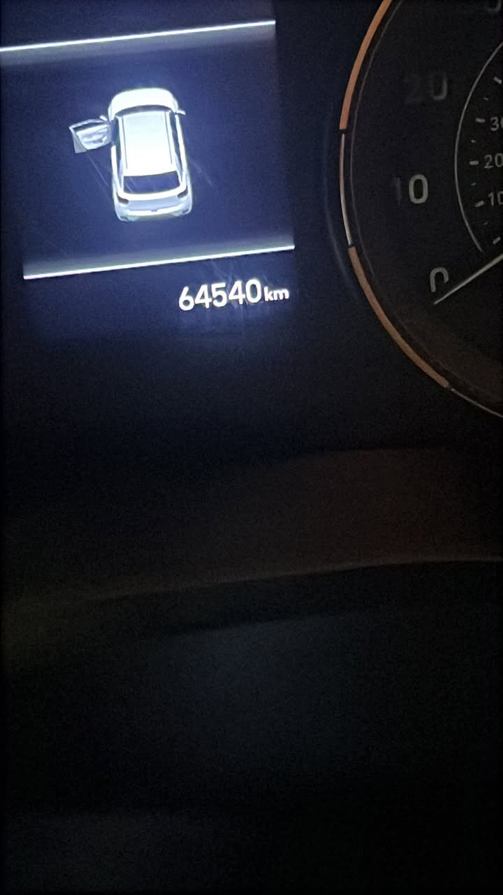 سلام عليكم البيع هونداي فينيو موديل 2022سعره120$ السيارة بسمي صور الحادث على الوتساب حادثة خلفي ***********
