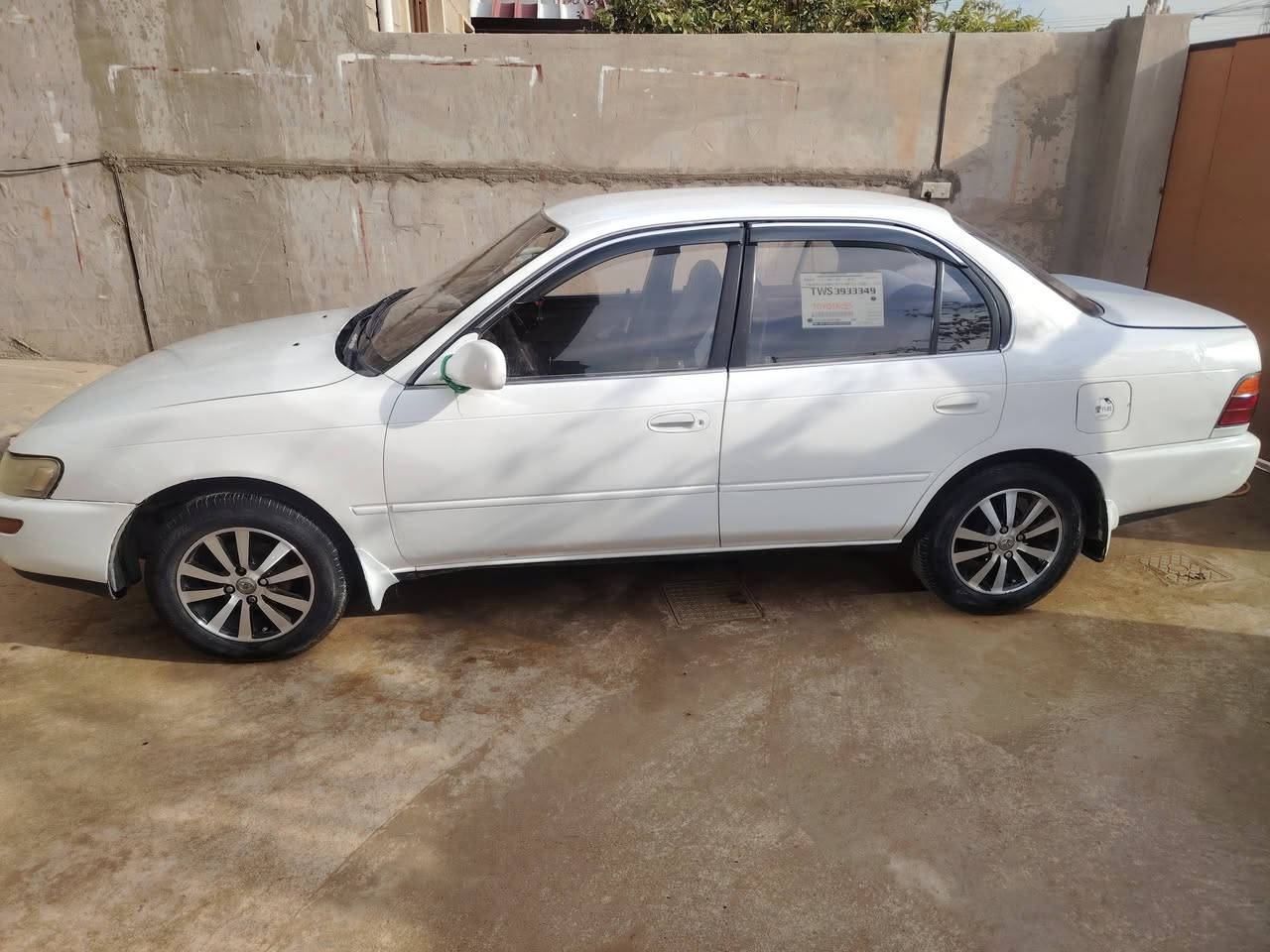 سلام عليكم ورحمة الله وبركاته سياره كورولا للبيع موديل 1991 نضيف حيل مل بيت سعره 60 بيها مجال قليل طيبين رقم ***********
