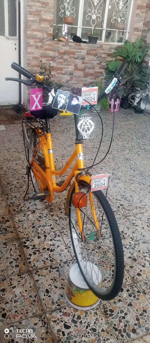 السلام عليكم بايسكل بناتي حجم 24 بايسكل جديد بعده شركه نضيف...... بدون اغراض...... السعر 80 وبي مجال قليل بغداد الحسينيه الراشديه قرب تقاطع بيت ورد جريخي ***********
