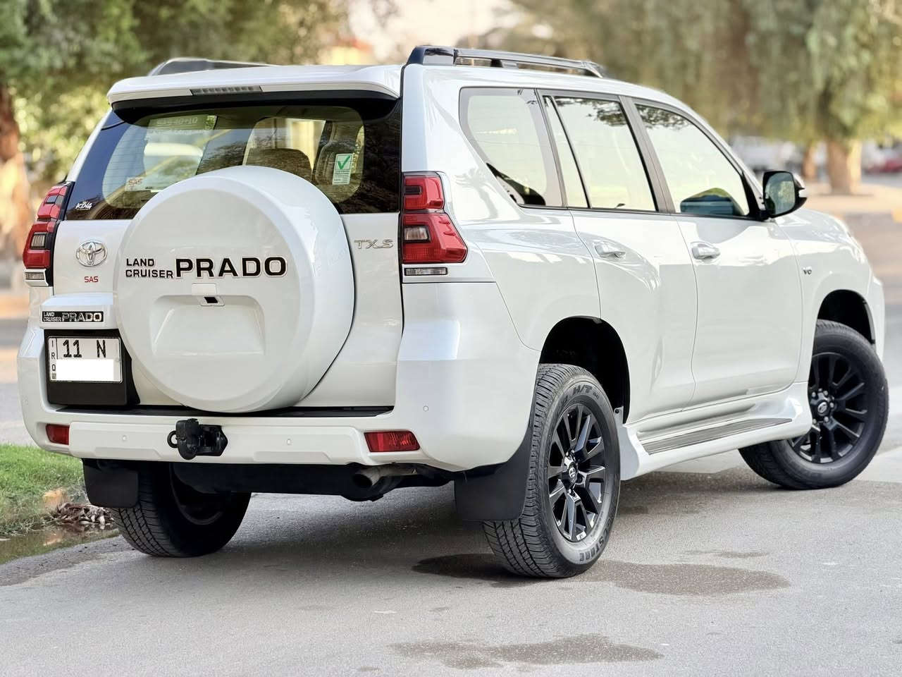 السلام عليكم
برادو 2023 TXS  وكالة ساز مكفولة كفاله عامه رقم بغداد الانكليزي الجديد هزه جديده السيارة بأسمي تحويل ثاني يوم ماشية 37 الف كيلو موجوده السياره بغداد السيدية السعر 48300$ للاستفسار الاتصال *********** 
المواصفات 
مكينة 6 سلندر 4000 - كشنات جلد وكهرباء - ثلاجة - دبل تانكي - سبير تعليك - فور ويل - مري شفط - فتحة سلايد روف - كامرا وحساسات خلفية - لايت زنون -  وبعد هواي مواصفات
