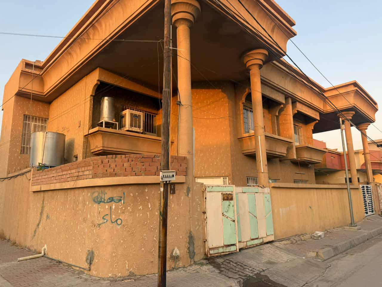 دارين للبيع طابو صرف مساحة 150متر على 150متر عنوان كركوك شارع نخيل مقابل سيف أبو محشي للاستفسار ***********
