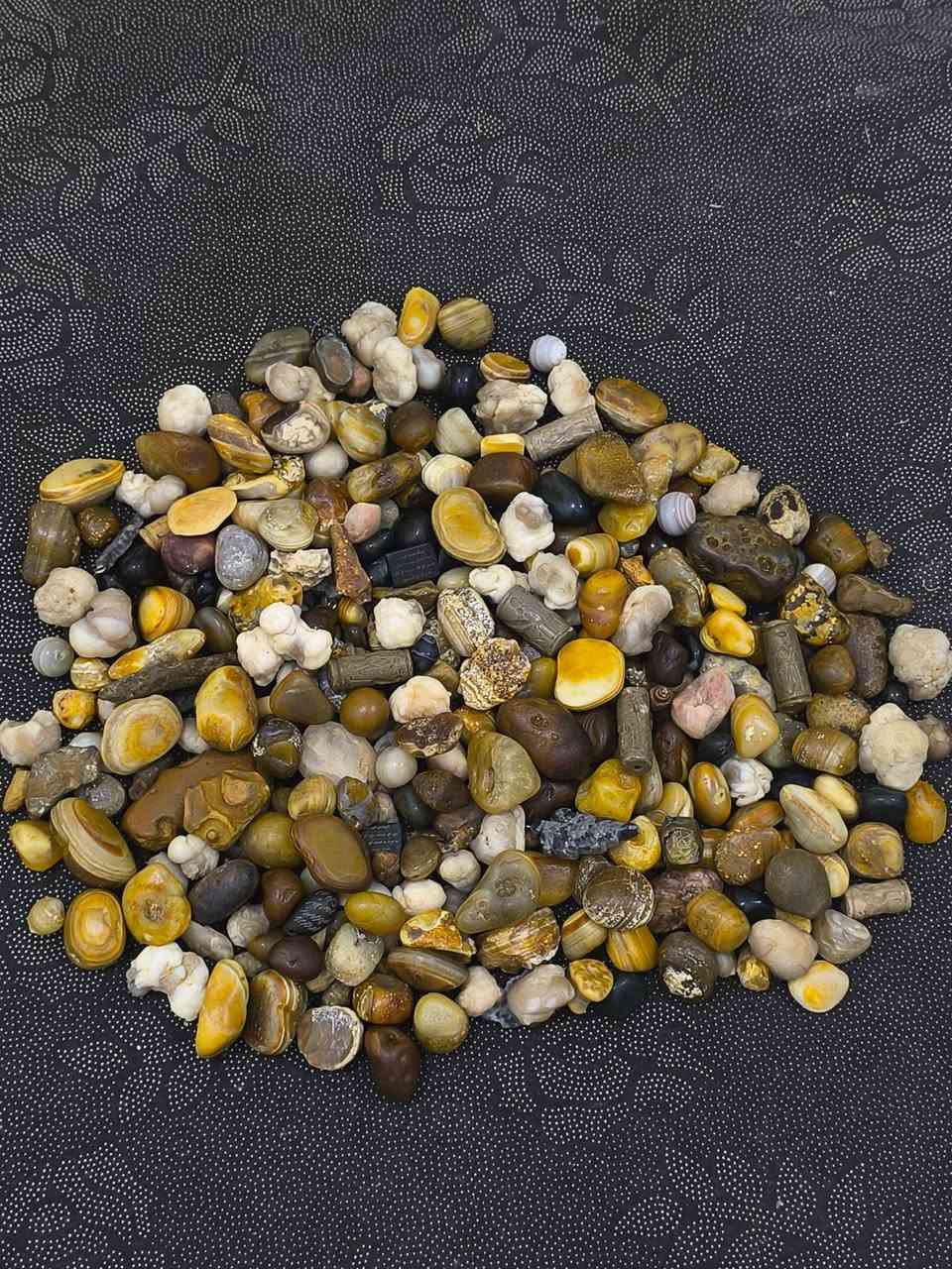 شلعة بلاش متعددة الاحجار سليماني+سلطاني+
عطف+زوعة الحيه+قنداش+عباس اباد+حجر القمر
العدد اكثر من 350 قطعة نحسبهن 300 قطعة فقط 
الياخذهن شلع وسعرهن خاص..


**إذا كنت صاحب هذا الإعلان وتريد حذفه لأي سبب، رجاءا أرسل رسالة إلى الدعم الفني**