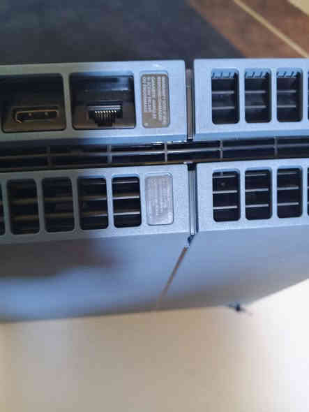 سلام عليكم 
بلي ستيشن 4 فات نسخه خاصه انجارتد 
نظام الجهاز 6/72
مهكر بدون فلاش 
الجهاز كامل ملحقاته 
مكاني بغداد 
***********
