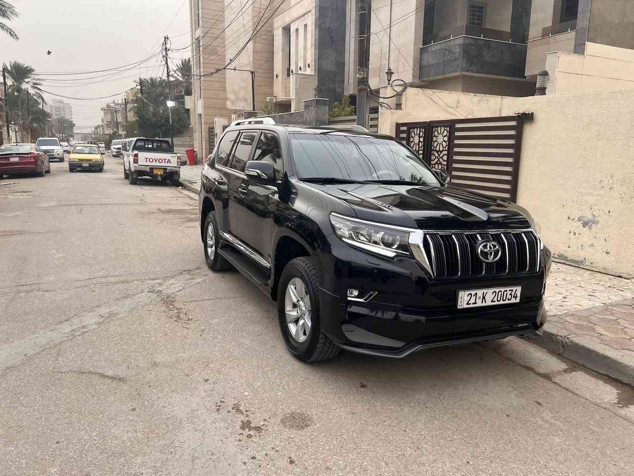 السلام عليكم 
برادو موديل ٢٠١٩ 
محرك ٦ سلندر 
لاضربه ولاتكحيل ولابارد بيه قطعه صبغ فقط 
ماشيه ٦٦ الف حقيقي 
السعر ٤٠ الف دولار يعني ٤ شدات 
رقم سليمانيه
السياره خير من الله 
العنوان بغداد البلديات 
***********
