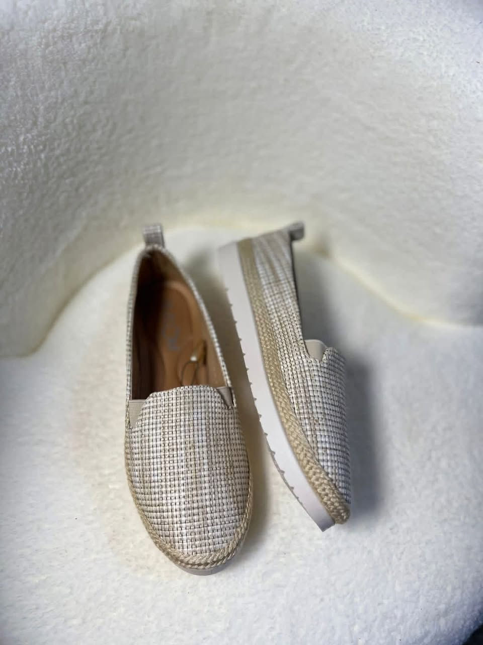 حذاء فلات طبي بخامة خوص مريحة جداً
🌈 متوفر بـ 4 ألوان
💰 السعر: 12,500 دينار فقط

📦 توصيل داخل بغداد: 2،000

✨ راحة وأناقة بسعر مناسب
#حذاء #فلات


**إذا كنت صاحب هذا الإعلان وتريد حذفه لأي سبب، رجاءا أرسل رسالة إلى الدعم الفني**