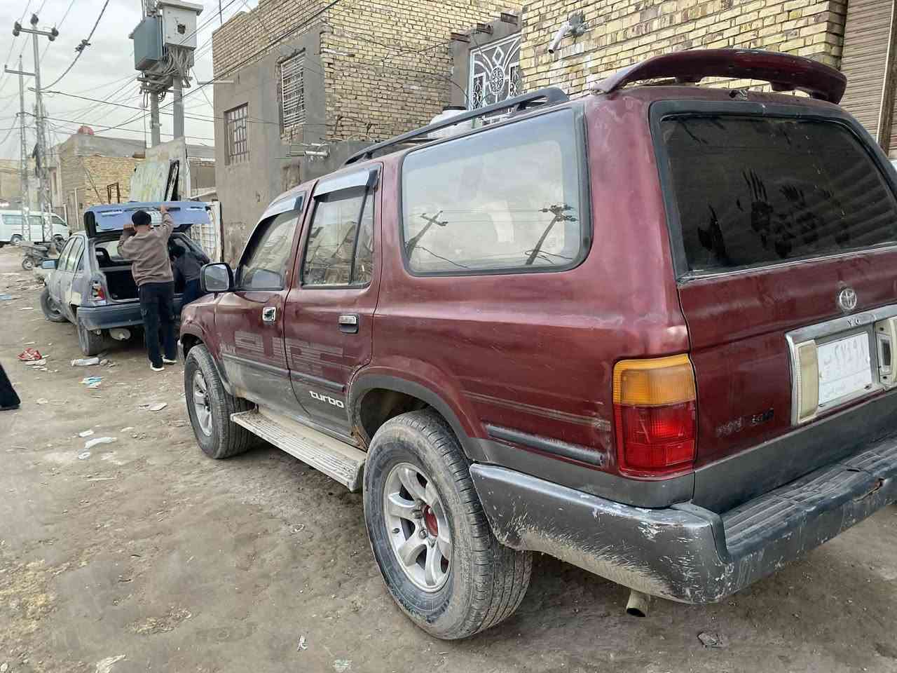 سلام عليكم سيارة 4رنر بلادي يسرئ
 حداديه بلادي شركه ما مفتوح 
  كير أوتوماتيك محرك خير من الله 
  تخم تاير جديد راعيه موجود
السعر 38 ورقة وبيه مجال 
المكان الديوانيه حي العسكري 
للاتصال *********** بي واتساب كذالك
