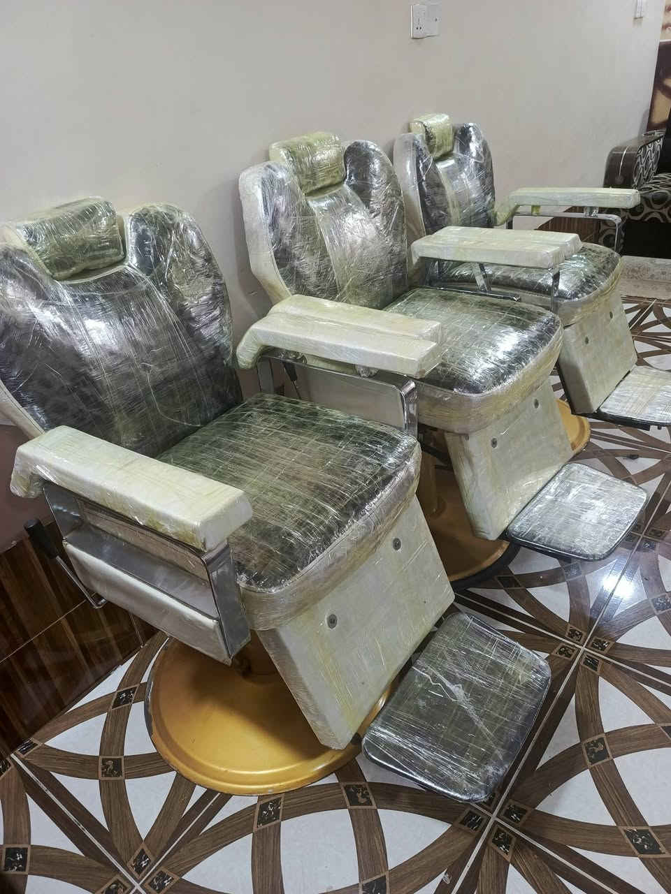 تخم  كرسي 💺  الي البيع القائم الكرابله
***********
***********

