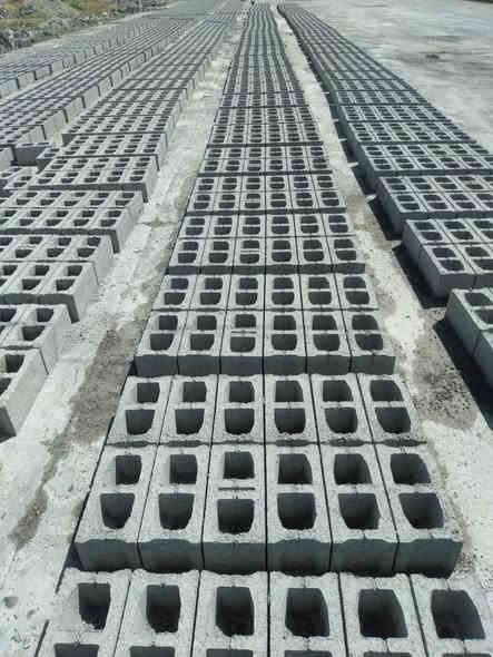 يوجد بلوك (قلاب)درجة اولى طريق الباوية سعر(1000) بلوكة  ب450 الف مطروح بالمعمل توصيل كافة مناطق  ديالى  وبأسعار مناسبة  للتواصل عل الرقم أو الوتساب ***********
