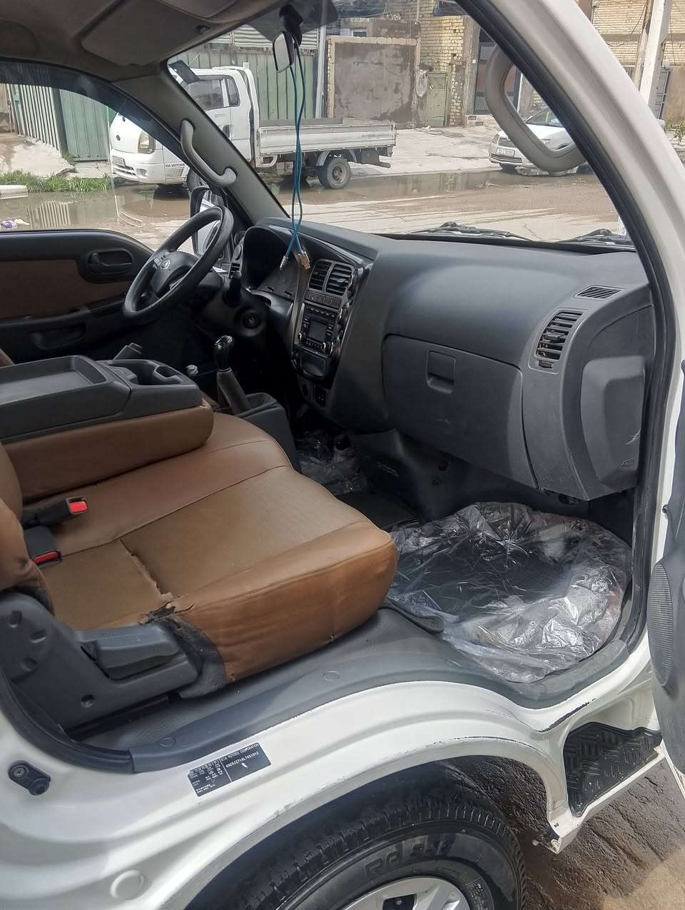 السلام عليكم كيا حمل بنكو مديل 20سياره جديده ما متعوبه كير وكسل ومكينه مكفوله كفاله عامه بلاديه مابيه صبخ ولا ضربه كلا وضع شركه سياره خير من الله بسمي رقم الجديد بغداد 11بيعه بدون محجر وذه درتون لمحجر بيه عادي سعره 129وبيه مجال شي قليل مكاني بغداد الشعب حي وار هذه رقمي للتواصل ***********
