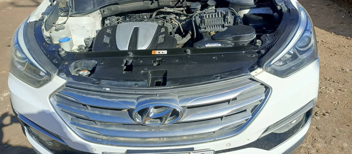 السلام عليكم 
سنتافي18 خليجي 6سلندر فول مواصفات عدا الفتحة ماشيه 125رقم جديد باسمي جاهزه من كلشي بية شخط بسيط وشبر بالجاملغ الامامي صلحتهن والباقي مكفول 7راكب للبيع اوالمراوس***********عارضه 215مكاني الديوانية
