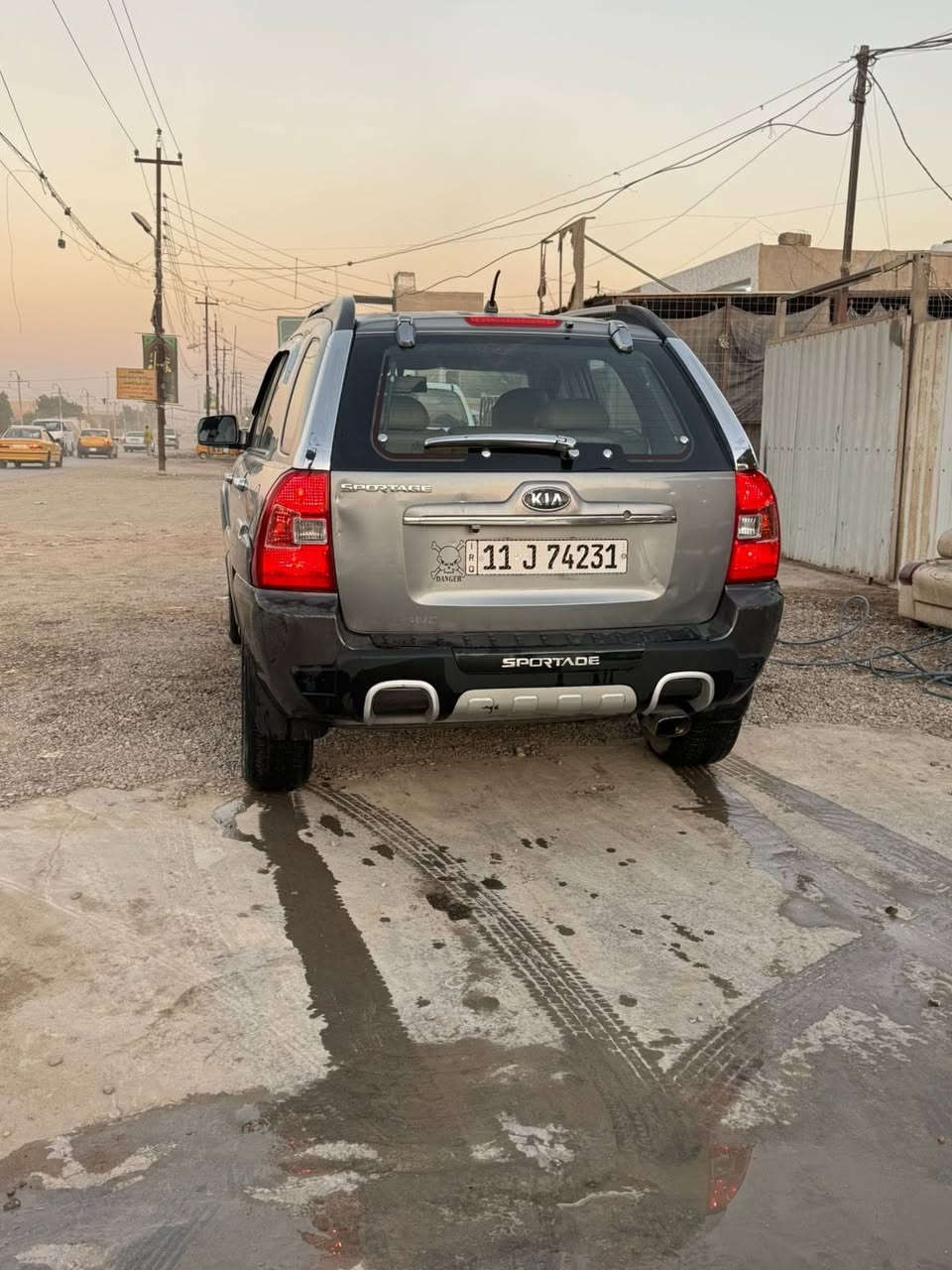 السلام عليكم  سبورتج مديل ٢٠٠٧ خليجيه رقم بغداد الانكليزي سنويه ل ٢٠٣٠ بسمي تحويل شوكت ميعجبك مكينه ٢٠٠٠ سياره بيهة صبغ بنيد وجاملغ الباقي كله كفاله كله شغال كلوب مبيهة نقص بيهة تخم تاير جديد مكان السياره بغداد الانتصار سعرهة ١٠٥ وبيهة مجال رقم ***********
