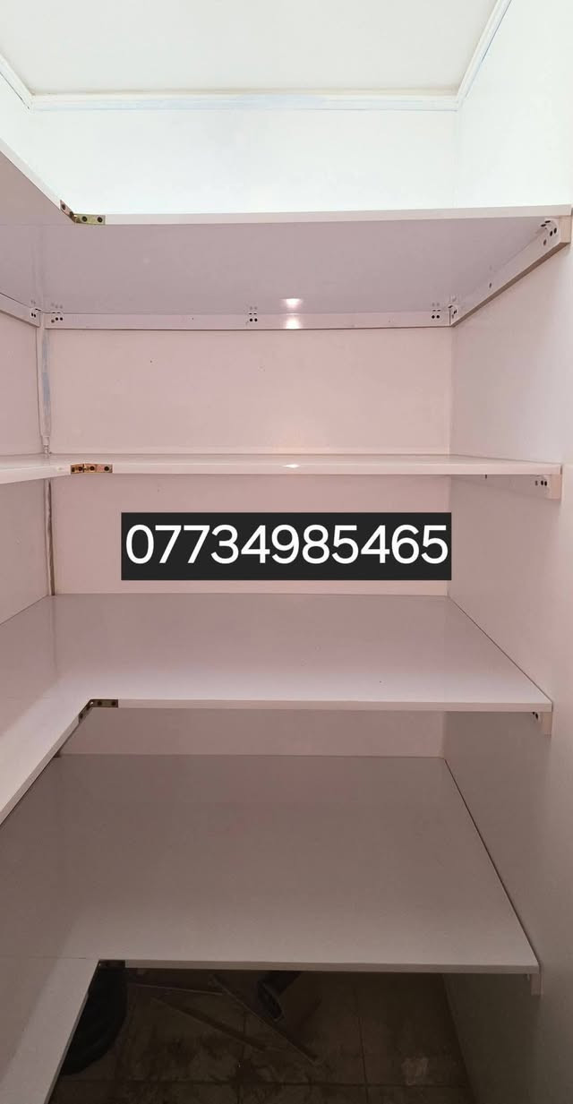 تم تنصيب رفوف المخزن 100 شرقي ثابت حسب الطلب  لجميع مساحات الشقق ويوجد جميع الألوان للطلب والاستفسار  يرجى الاتصال على الرقم او المراسلة على الخاص *********** واتساب
