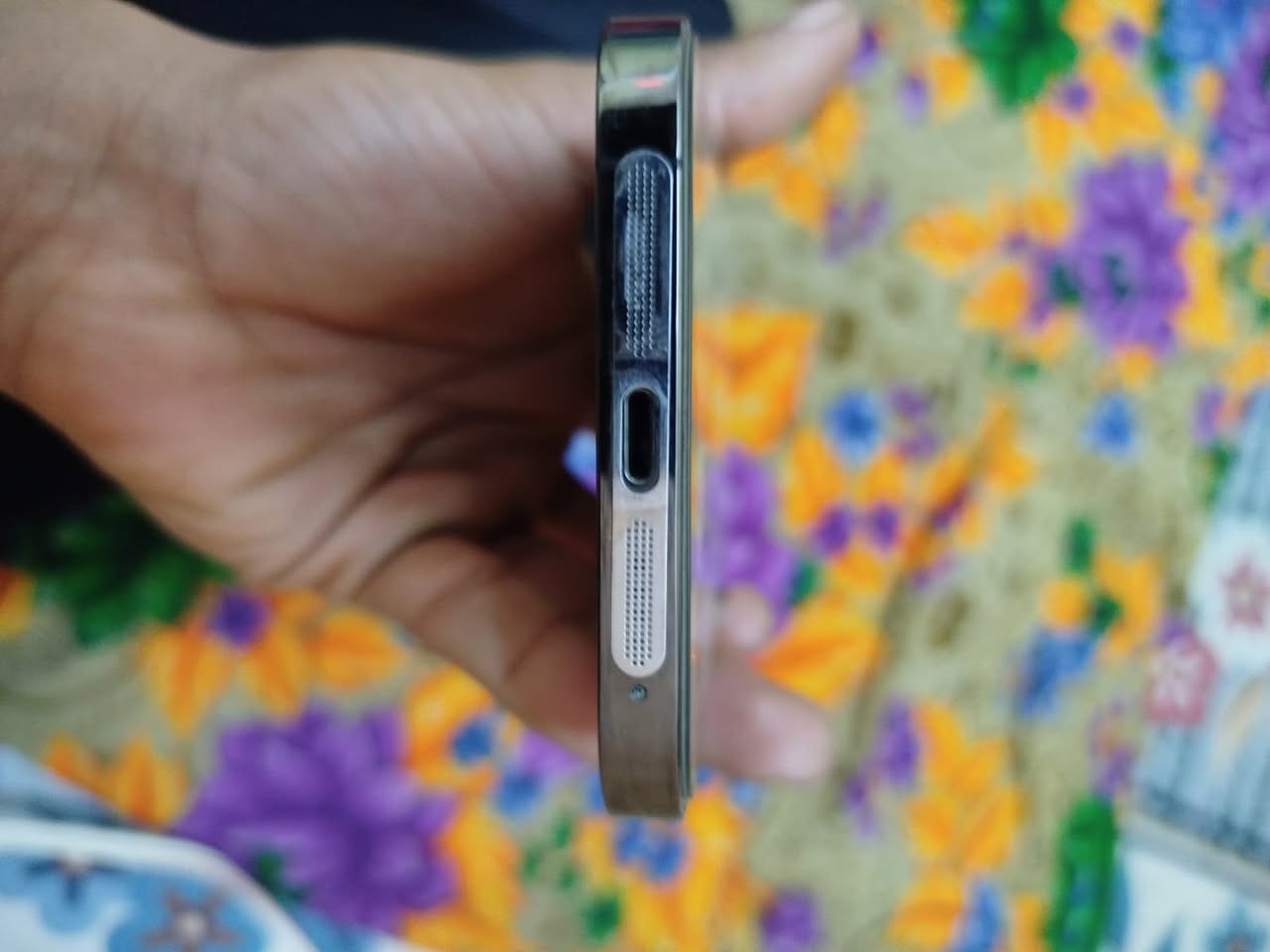 السلام عليكم 13برو ماكس بطاريه92ما مفتوح كارتونه ويا واكف بي بصمت الوجه بس يعني الفيس تايم نضافه فول السعر 650 المكان البصره تقاطع الكزيزه ***********9
