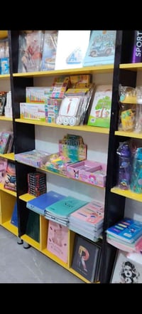 رفوف فاترينه • ٩ قطع • استخدام قليل