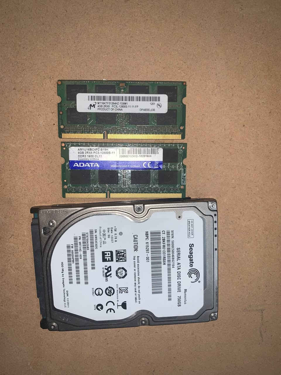 هارد 750گيگه ورامات أربعه گيگه قطعتين العنون بغداد المعامل موبايل ***********
