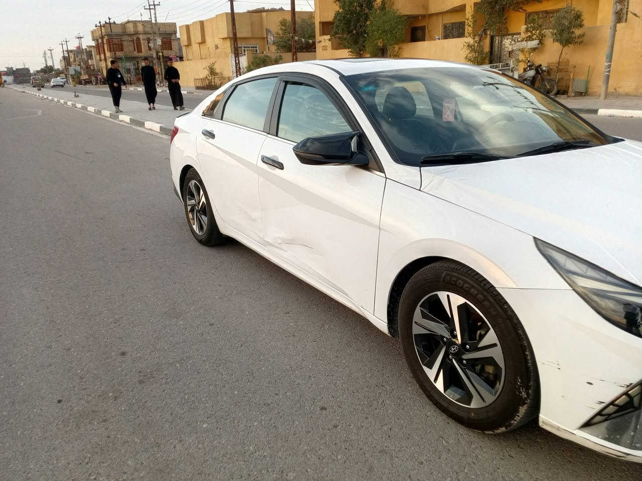 سلام عليكم الانترا موديل 2021 وارد امريكي رقم بغداد معوقين بعد سنه ونص صير حره بيه بنيد مبدل بدون اضرار  بيه طكه بلباب على وضعه شوف العين سياره لمتد فول موصفات عدى تبريد الخلفي لايت زنون عالي ناصي  مكاني البصره حيانيه السعر 150 وبيه مجال ***********
