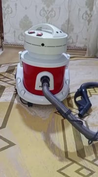 مكنسة كهربائية • جديدة • استعمال مرة وحدة