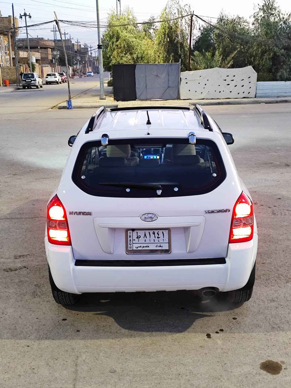 السلام عليكم 🤍
للبيع . توسان 2009 رقم بغداد كفاله عامه مكينه كير حداديه كهربائيات تبريد ثلج تدفى كله شغال فول ماعده لبصمه فتحه سقف السياره حيل نظيفه واحلى من الصور بهواي وبلخير عليه الي يأخذها السعر 133 وبيها مجال قليل المكان واسط مركز مدينه ***********
