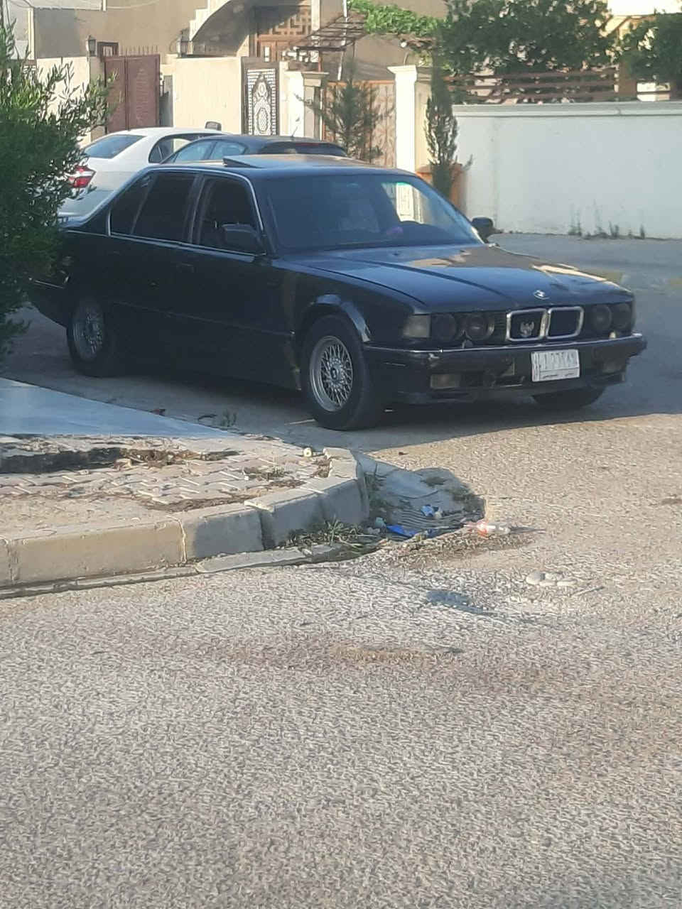 بي ام 735 مديل 1992 سيارة فول بس كير عادي عليهة مكينه راس الثور فول موصفات رقم اديالى راعيهة بكركوك شرط التحويل سلايت اربع جام كهرباء ارباك كشنات كهرباء جلد أريد امروس حسب القناعة مكاني كركوك وهذا رقمي ***********
