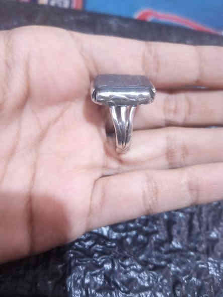 السلام عليكم حديد صيني ابيض قديم صياغه يدويه السعر 45 مكان ناصريه توصيل موجود ***********
